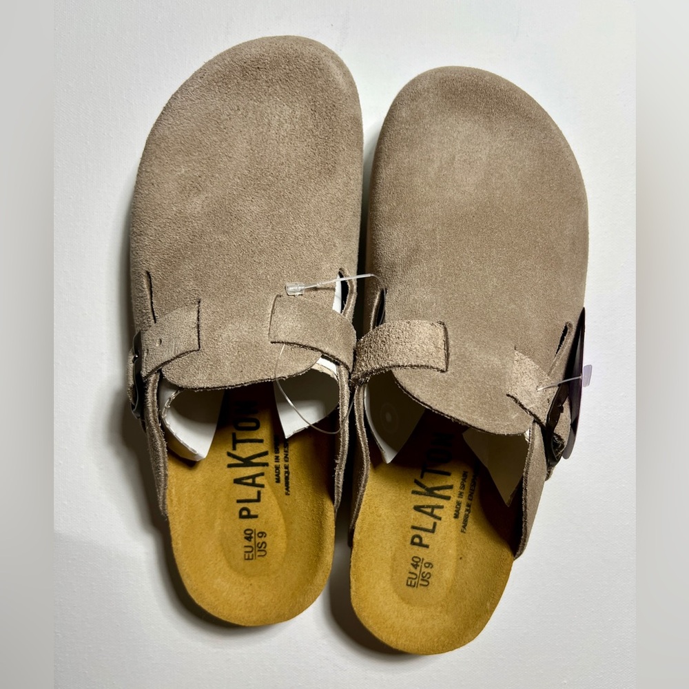 Plakton Blogey Suede Clogs in Piedra (Stone) US Women’s 8 (does not fit size 9)